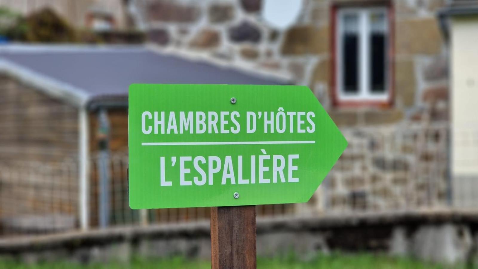 La Gentiane Bed & Breakfast Le Falgoux ภายนอก รูปภาพ