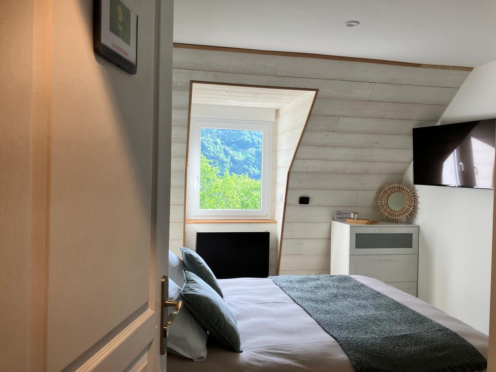 La Gentiane Bed & Breakfast Le Falgoux ภายนอก รูปภาพ